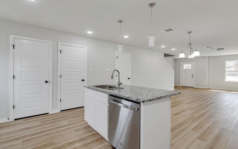 333 N Field Street, Burleson, TX 76028, 6 Bedrooms Bedrooms, ,5 BathroomsBathrooms,Residential Multi Family,For Sale,333 N Field Street,0,21148246