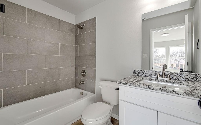 333 N Field Street, Burleson, TX 76028, 6 Bedrooms Bedrooms, ,5 BathroomsBathrooms,Residential Multi Family,For Sale,333 N Field Street,0,21148246