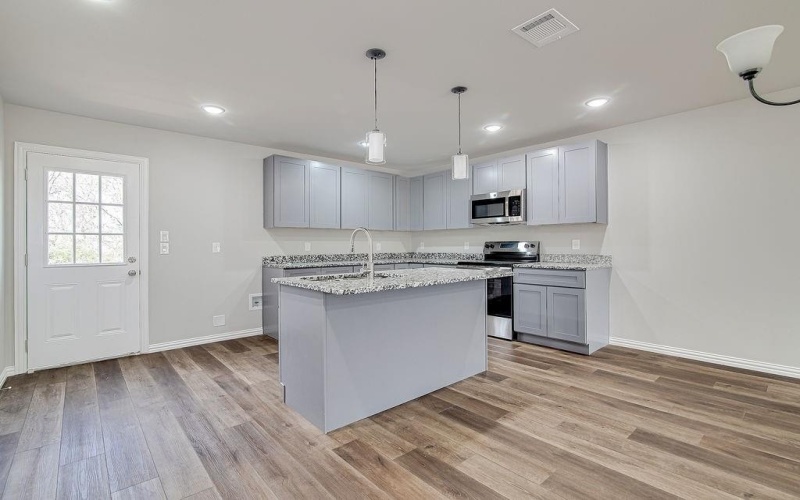 333 N Field Street, Burleson, TX 76028, 6 Bedrooms Bedrooms, ,5 BathroomsBathrooms,Residential Multi Family,For Sale,333 N Field Street,0,21148246