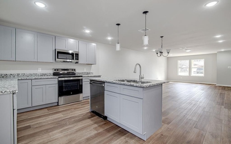 333 N Field Street, Burleson, TX 76028, 6 Bedrooms Bedrooms, ,5 BathroomsBathrooms,Residential Multi Family,For Sale,333 N Field Street,0,21148246