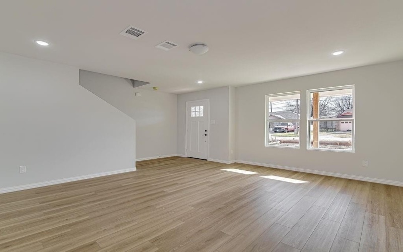 333 N Field Street, Burleson, TX 76028, 6 Bedrooms Bedrooms, ,5 BathroomsBathrooms,Residential Multi Family,For Sale,333 N Field Street,0,21148246