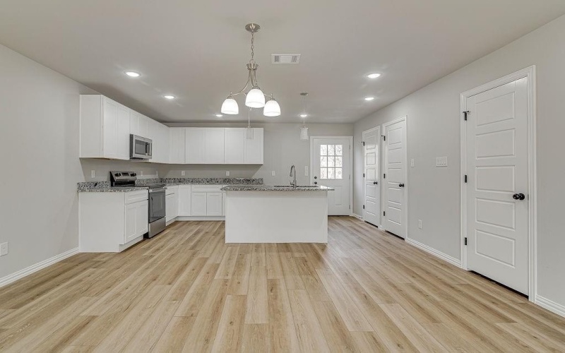 333 N Field Street, Burleson, TX 76028, 6 Bedrooms Bedrooms, ,5 BathroomsBathrooms,Residential Multi Family,For Sale,333 N Field Street,0,21148246