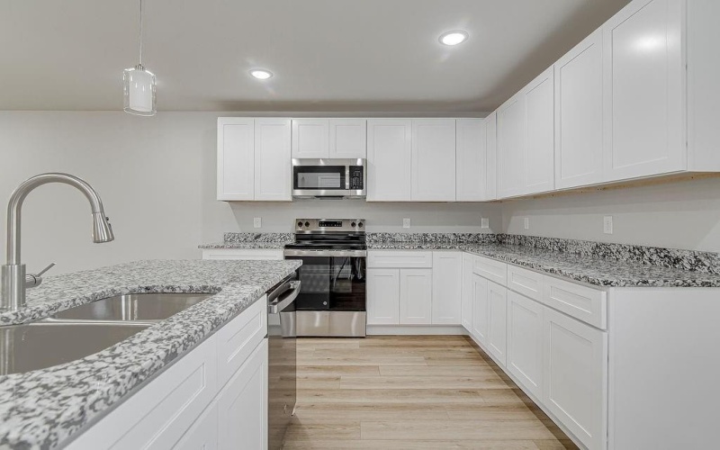 333 N Field Street, Burleson, TX 76028, 6 Bedrooms Bedrooms, ,5 BathroomsBathrooms,Residential Multi Family,For Sale,333 N Field Street,0,21148246