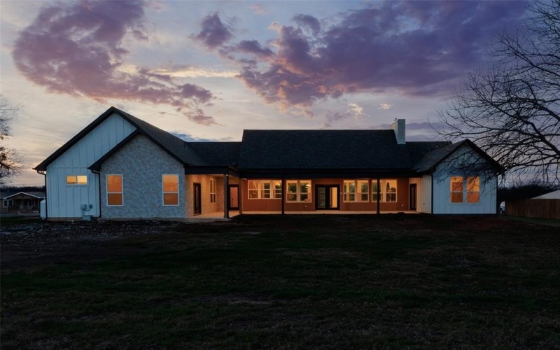 7404 N Sundance Drive, Joshua, TX 76058, 3 Bedrooms Bedrooms, ,2 BathroomsBathrooms,Residential,For Sale,7404 N Sundance Drive,0,21148364