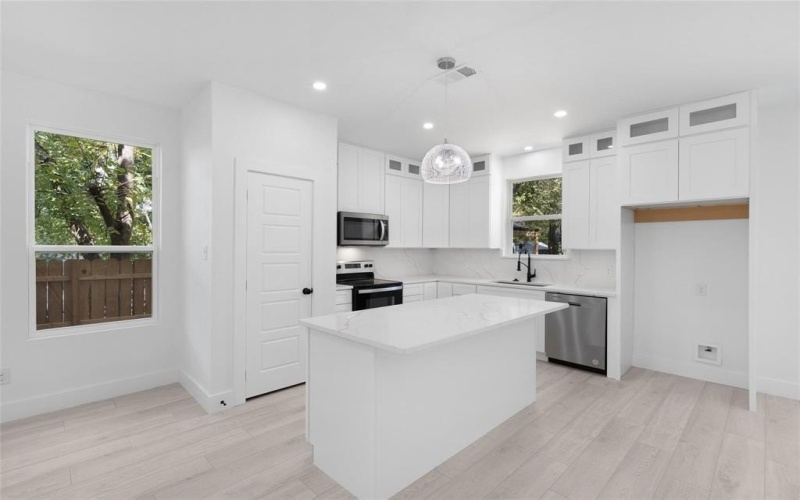 612 Lamar Street, Sulphur Springs, TX 75482, 3 Habitaciones Habitaciones , ,2 BañosBaños,Residential,En Venta,612 Lamar Street,0,21148410