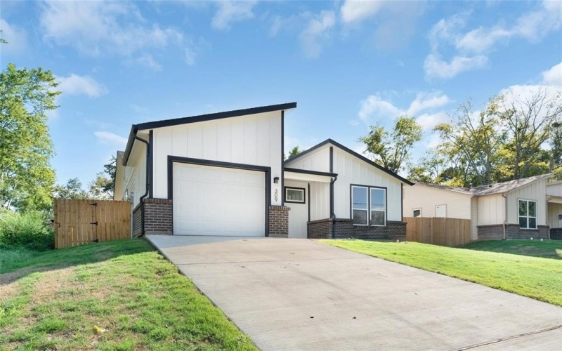 309 W Beckham Street W, Sulphur Springs, TX 75482, 3 Habitaciones Habitaciones , ,2 BañosBaños,Residential,En Venta,309 W Beckham Street W,0,21148427