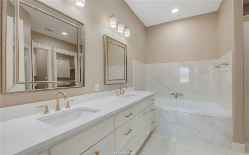 4717 Legendary Drive, College Station, TX 77845, 5 Bedrooms Bedrooms, ,5 BathroomsBathrooms,Residential,For Sale,4717 Legendary Drive,0,26000152