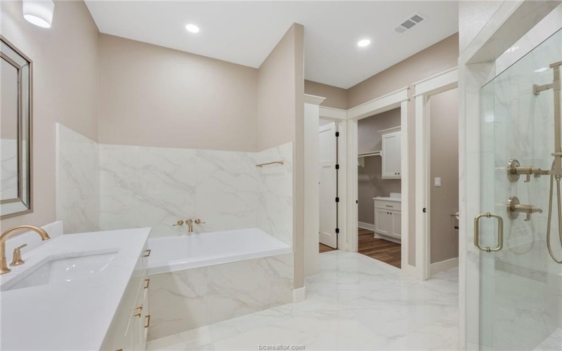 4717 Legendary Drive, College Station, TX 77845, 5 Bedrooms Bedrooms, ,5 BathroomsBathrooms,Residential,For Sale,4717 Legendary Drive,0,26000152