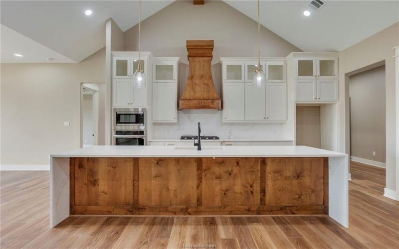 4717 Legendary Drive, College Station, TX 77845, 5 Bedrooms Bedrooms, ,5 BathroomsBathrooms,Residential,For Sale,4717 Legendary Drive,0,26000152