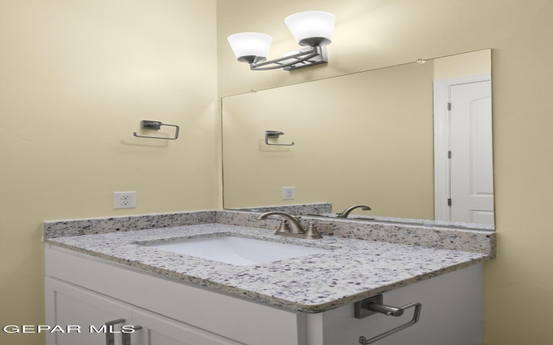 6170 SORREL DRIVE, El Paso, TX 79932, 4 Habitaciones Habitaciones , ,1 BañoBaños,Residential,En Venta,6170 SORREL DRIVE,0,930624