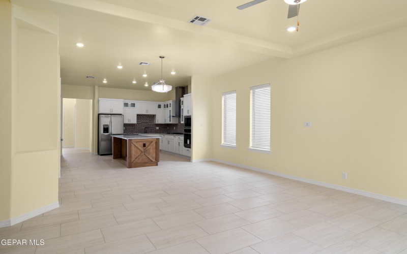 6170 SORREL DRIVE, El Paso, TX 79932, 4 Habitaciones Habitaciones , ,1 BañoBaños,Residential,En Venta,6170 SORREL DRIVE,0,930624