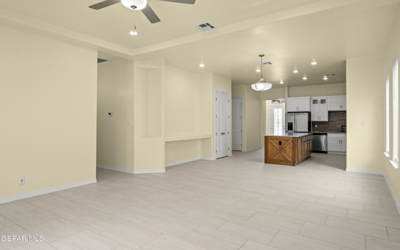 6170 SORREL DRIVE, El Paso, TX 79932, 4 Habitaciones Habitaciones , ,1 BañoBaños,Residential,En Venta,6170 SORREL DRIVE,0,930624