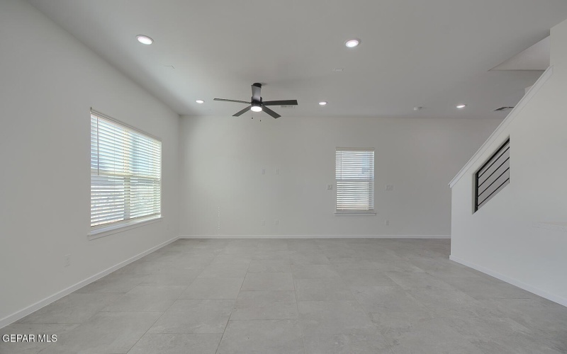 15117 AMBITION Avenue, El Paso, TX 79938, 5 Habitaciones Habitaciones , ,2 BañosBaños,Residential,En Venta,15117 AMBITION Avenue,0,936206