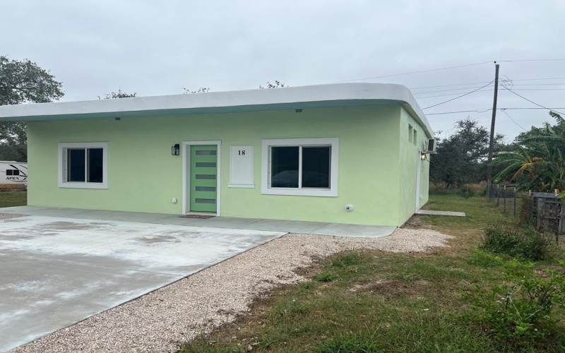 18 POOLSIDE LOOP, ROCKPORT, TX 78382, 2 Bedrooms Bedrooms, ,2 BathroomsBathrooms,Residential,For Sale,18 POOLSIDE LOOP,0,149313