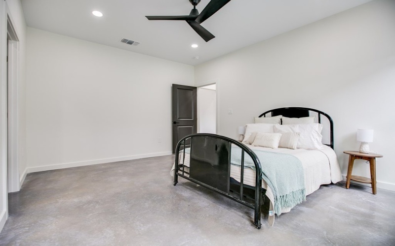 21 W 20th St, San Angelo, TX 76903, 3 Bedrooms Bedrooms, ,2 BathroomsBathrooms,Residential,For Sale,21 W 20th St,0,130270