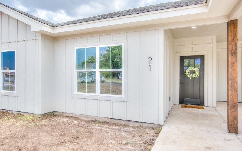 21 W 20th St, San Angelo, TX 76903, 3 Bedrooms Bedrooms, ,2 BathroomsBathrooms,Residential,For Sale,21 W 20th St,0,130270