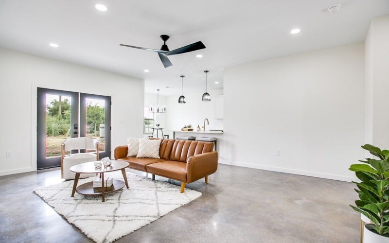 21 W 20th St, San Angelo, TX 76903, 3 Bedrooms Bedrooms, ,2 BathroomsBathrooms,Residential,For Sale,21 W 20th St,0,130270