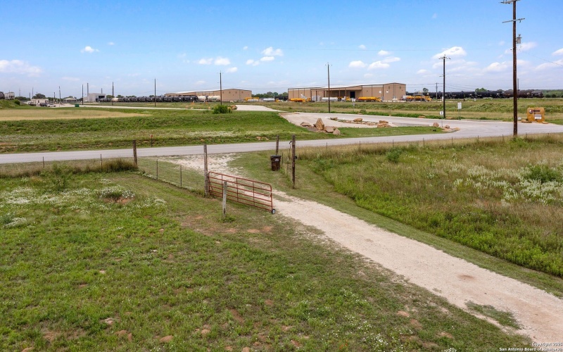 Borregas, Elmendorf, TX 78112, 4 Habitaciones Habitaciones , ,2 BañosBaños,Residential,En Venta,Borregas,0,1913479