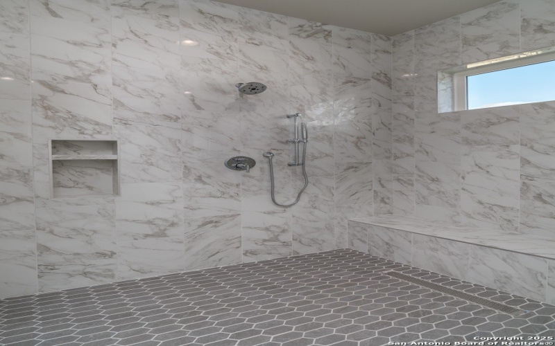 24403 Tres Arroyos, San Antonio, TX 78255, 3 Habitaciones Habitaciones , ,5 BañosBaños,Residential,En Venta,24403 Tres Arroyos,0,1932413