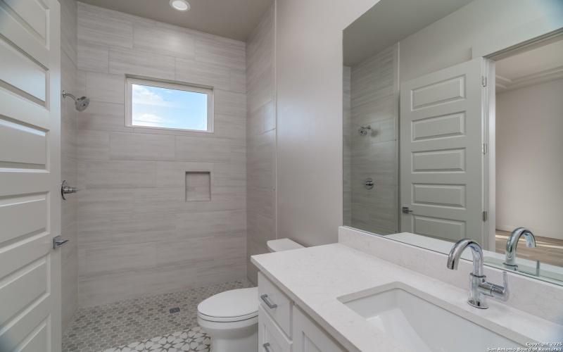 24403 Tres Arroyos, San Antonio, TX 78255, 3 Habitaciones Habitaciones , ,5 BañosBaños,Residential,En Venta,24403 Tres Arroyos,0,1932413