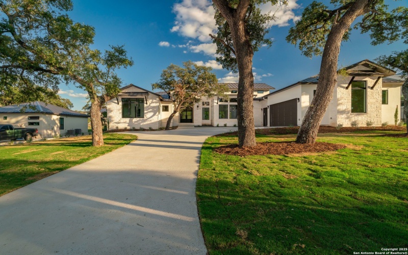 24403 Tres Arroyos, San Antonio, TX 78255, 3 Habitaciones Habitaciones , ,5 BañosBaños,Residential,En Venta,24403 Tres Arroyos,0,1932413
