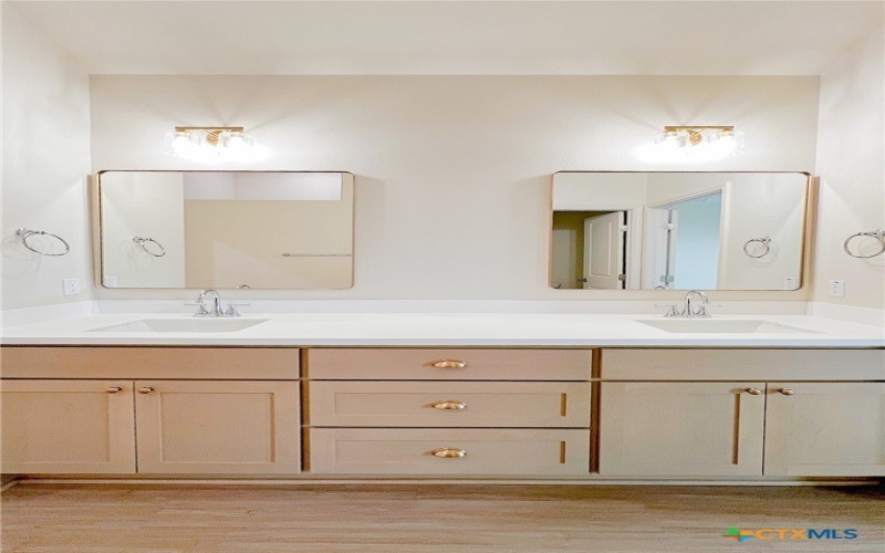 112 Raindance Court, Victoria, TX 77904, 3 Bedrooms Bedrooms, ,2 BathroomsBathrooms,Residential,For Sale,112 Raindance Court,0,586625