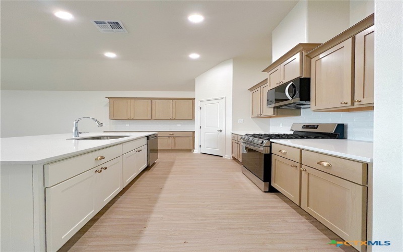 112 Raindance Court, Victoria, TX 77904, 3 Bedrooms Bedrooms, ,2 BathroomsBathrooms,Residential,For Sale,112 Raindance Court,0,586625