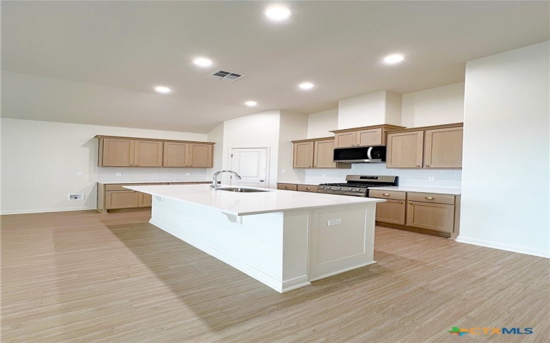 112 Raindance Court, Victoria, TX 77904, 3 Bedrooms Bedrooms, ,2 BathroomsBathrooms,Residential,For Sale,112 Raindance Court,0,586625