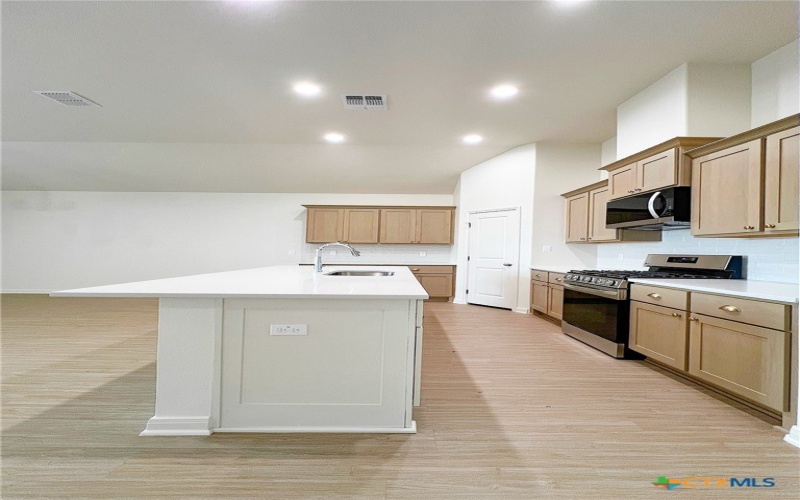 112 Raindance Court, Victoria, TX 77904, 3 Bedrooms Bedrooms, ,2 BathroomsBathrooms,Residential,For Sale,112 Raindance Court,0,586625