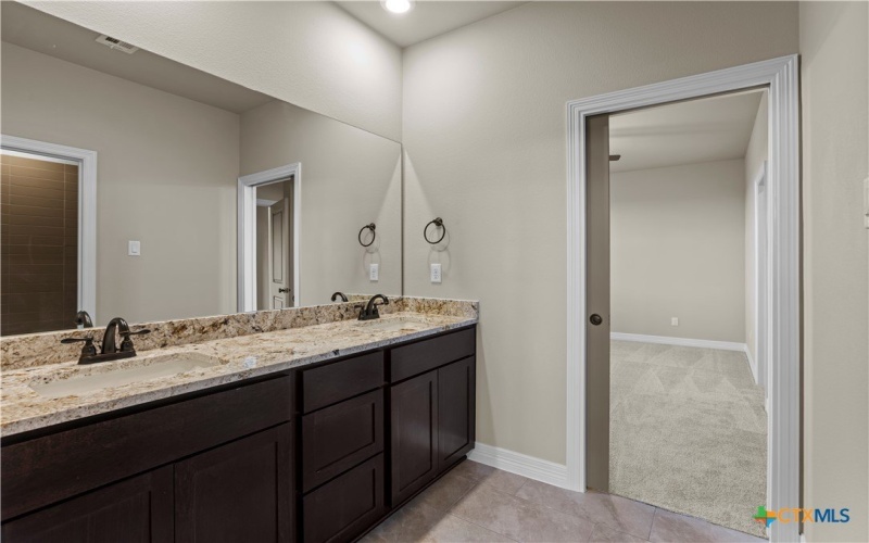 2136 Oak Draw Court, Belton, TX 76513, 5 Bedrooms Bedrooms, ,3 BathroomsBathrooms,Residential,For Sale,2136 Oak Draw Court,0,593841