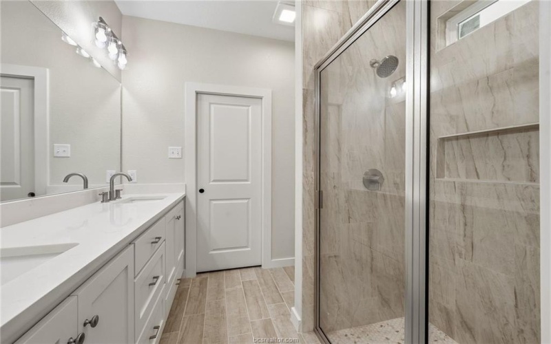 1311 Suncrest, Bryan, TX 77803, 3 Habitaciones Habitaciones , ,2 BañosBaños,Residential,En Venta,1311 Suncrest,0,25013221