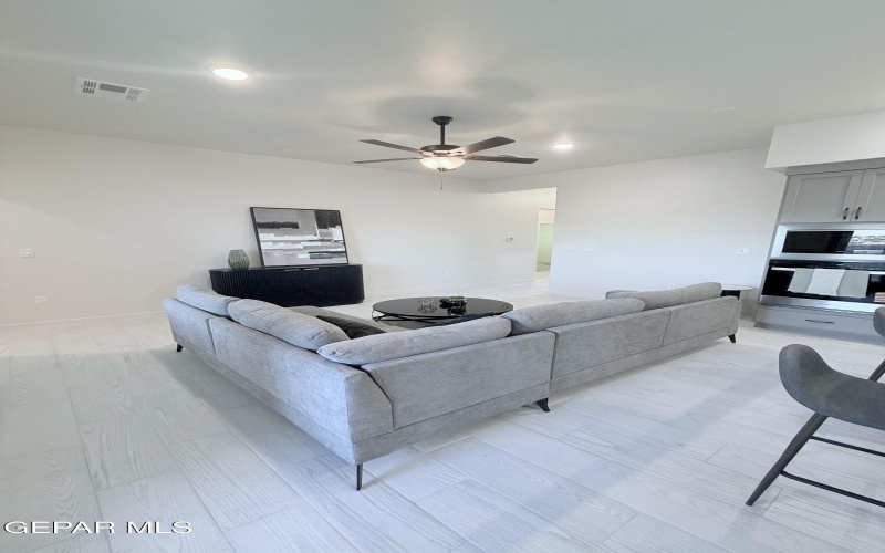 212 FARNBOROUGH Street, El Paso, TX 79928, 4 Bedrooms Bedrooms, ,2 BathroomsBathrooms,Residential,For Sale,212 FARNBOROUGH Street,0,936236