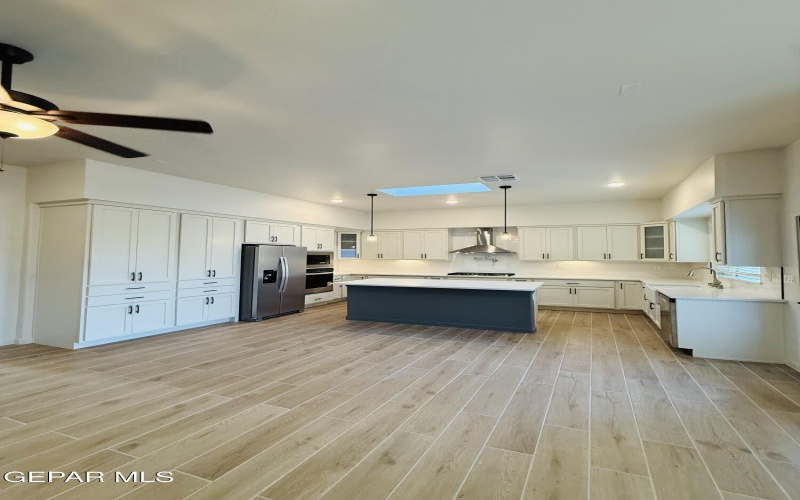 13757 Centro Vista Avenue, El Paso, TX 79928, 4 Bedrooms Bedrooms, ,3 BathroomsBathrooms,Residential,For Sale,13757 Centro Vista Avenue,0,936244