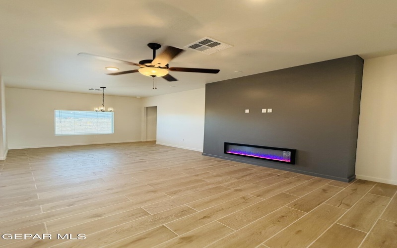 13757 Centro Vista Avenue, El Paso, TX 79928, 4 Bedrooms Bedrooms, ,3 BathroomsBathrooms,Residential,For Sale,13757 Centro Vista Avenue,0,936244