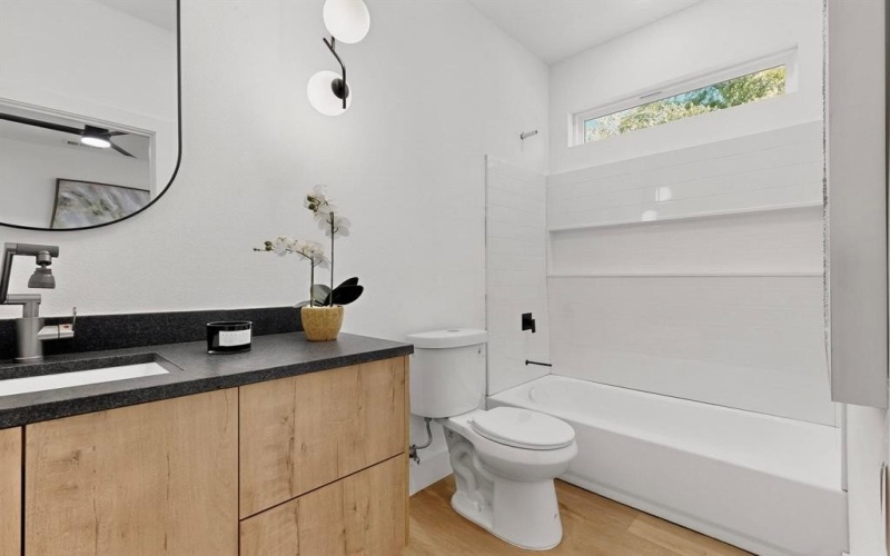 2415 Hooper Street, Dallas, TX 75215, 2 Bedrooms Bedrooms, ,2 BathroomsBathrooms,Residential,For Sale,2415 Hooper Street,0,21134354