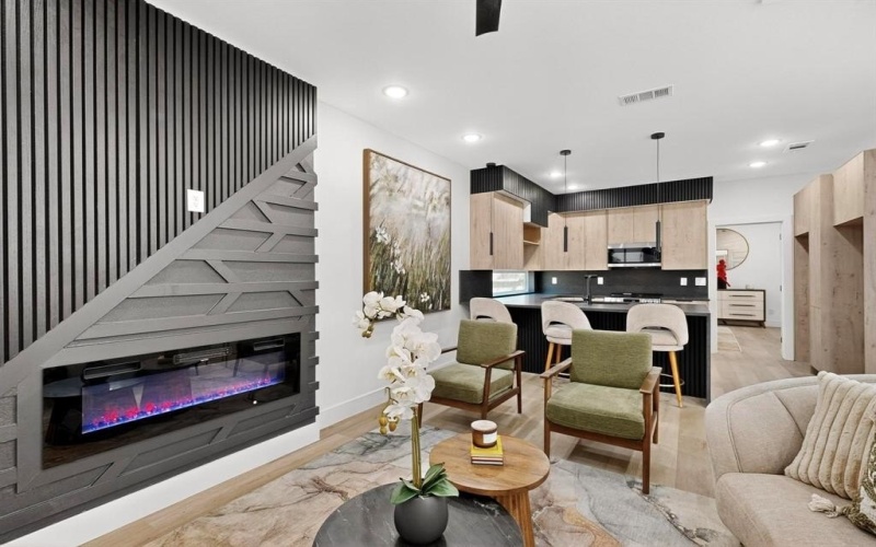 2415 Hooper Street, Dallas, TX 75215, 2 Bedrooms Bedrooms, ,2 BathroomsBathrooms,Residential,For Sale,2415 Hooper Street,0,21134354