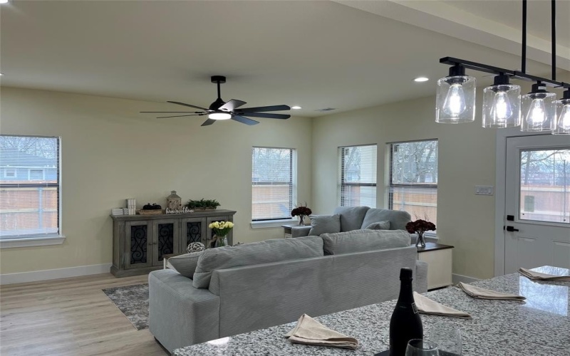 317 E 14th Avenue, Corsicana, TX 75110, 3 Habitaciones Habitaciones , ,2 BañosBaños,Residential,En Venta,317 E 14th Avenue,0,21149505