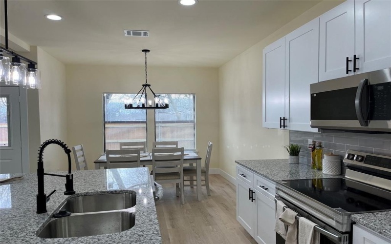 317 E 14th Avenue, Corsicana, TX 75110, 3 Habitaciones Habitaciones , ,2 BañosBaños,Residential,En Venta,317 E 14th Avenue,0,21149505