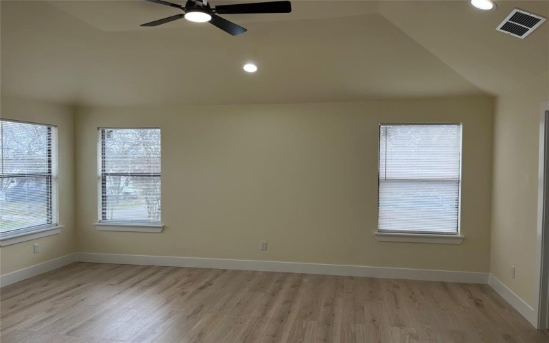 317 E 14th Avenue, Corsicana, TX 75110, 3 Habitaciones Habitaciones , ,2 BañosBaños,Residential,En Venta,317 E 14th Avenue,0,21149505