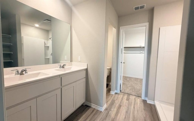 568 MARSH Street, Cleburne, TX 76033, 3 Habitaciones Habitaciones , ,2 BañosBaños,Residential,En Venta,568 MARSH Street,0,21149804