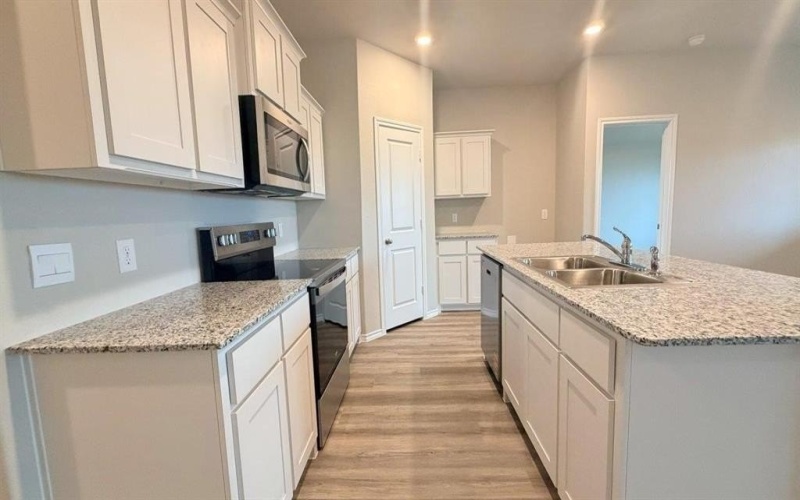 568 MARSH Street, Cleburne, TX 76033, 3 Habitaciones Habitaciones , ,2 BañosBaños,Residential,En Venta,568 MARSH Street,0,21149804