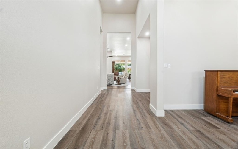 441 Kelda Lane, Highland Village, TX 75077, 4 Bedrooms Bedrooms, ,5 BathroomsBathrooms,Residential,For Sale,441 Kelda Lane,0,21145405