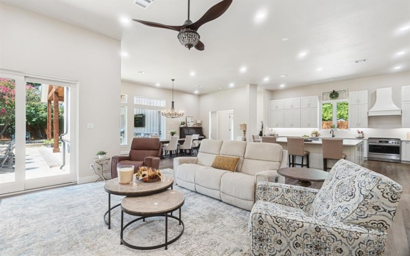 441 Kelda Lane, Highland Village, TX 75077, 4 Bedrooms Bedrooms, ,5 BathroomsBathrooms,Residential,For Sale,441 Kelda Lane,0,21145405