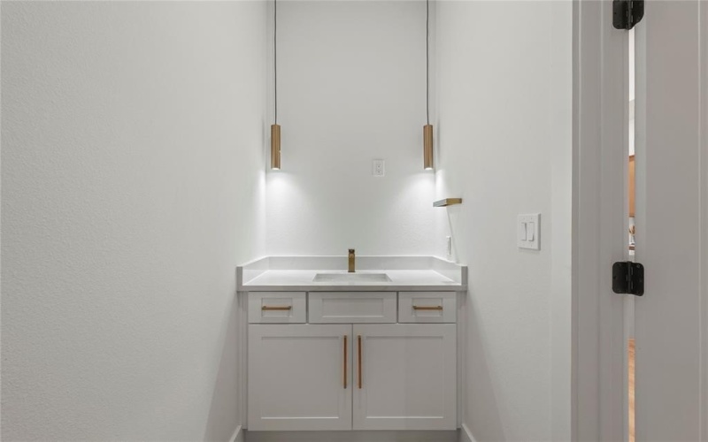 603 S Moore Street, Dallas, TX 75203, 4 Bedrooms Bedrooms, ,2 BathroomsBathrooms,Residential,For Sale,603 S Moore Street,0,21147423