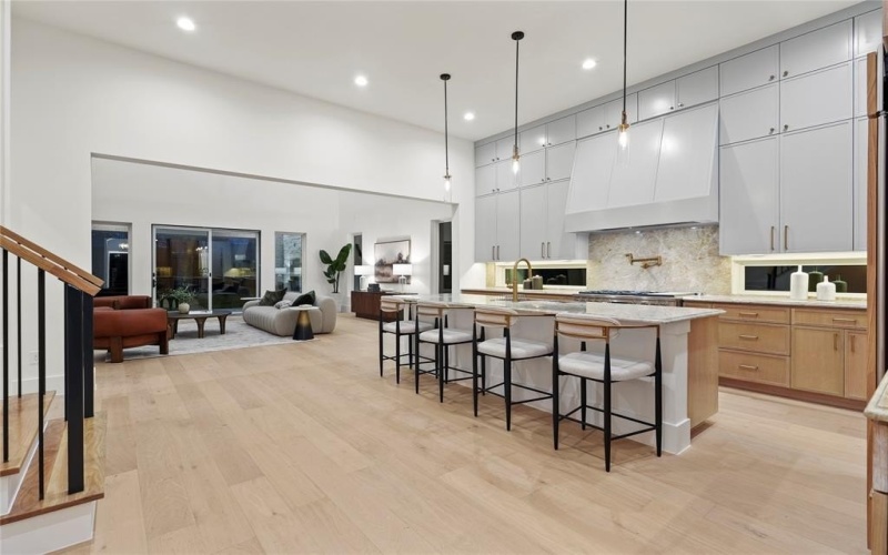 8623 San Fernando Way, Dallas, TX 75218, 4 Bedrooms Bedrooms, ,5 BathroomsBathrooms,Residential,For Sale,8623 San Fernando Way,0,21147433