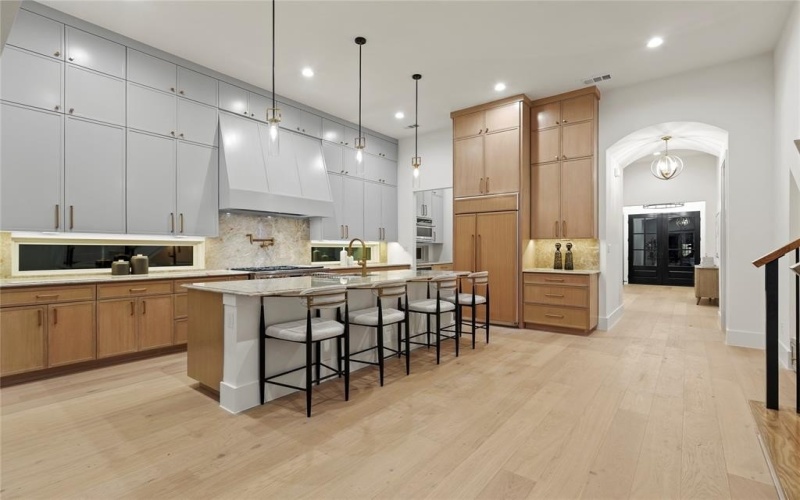 8623 San Fernando Way, Dallas, TX 75218, 4 Bedrooms Bedrooms, ,5 BathroomsBathrooms,Residential,For Sale,8623 San Fernando Way,0,21147433