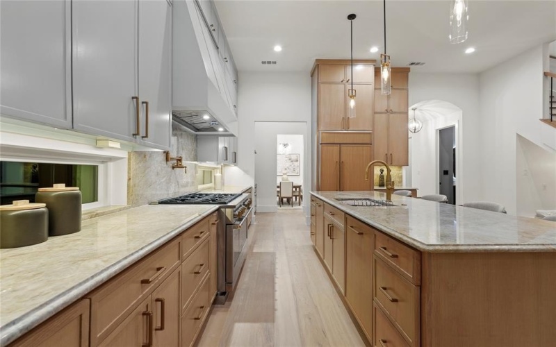 8623 San Fernando Way, Dallas, TX 75218, 4 Bedrooms Bedrooms, ,5 BathroomsBathrooms,Residential,For Sale,8623 San Fernando Way,0,21147433