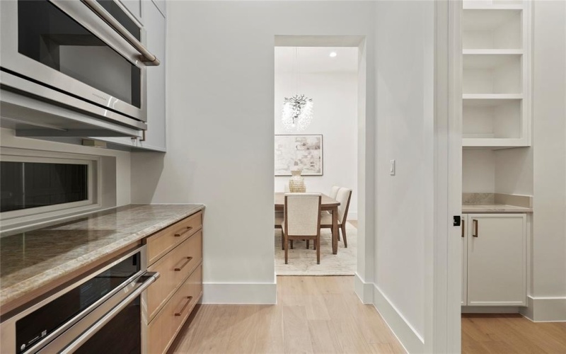 8623 San Fernando Way, Dallas, TX 75218, 4 Bedrooms Bedrooms, ,5 BathroomsBathrooms,Residential,For Sale,8623 San Fernando Way,0,21147433