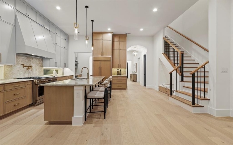 8623 San Fernando Way, Dallas, TX 75218, 4 Bedrooms Bedrooms, ,5 BathroomsBathrooms,Residential,For Sale,8623 San Fernando Way,0,21147433