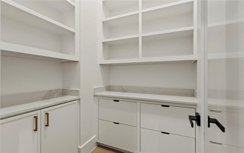 8623 San Fernando Way, Dallas, TX 75218, 4 Bedrooms Bedrooms, ,5 BathroomsBathrooms,Residential,For Sale,8623 San Fernando Way,0,21147433